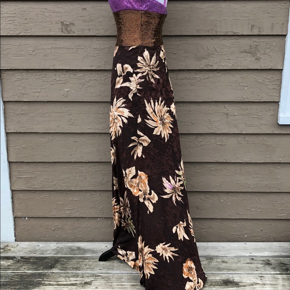 Beaded evening gown with fit and flare floral - Picture 4 of 8